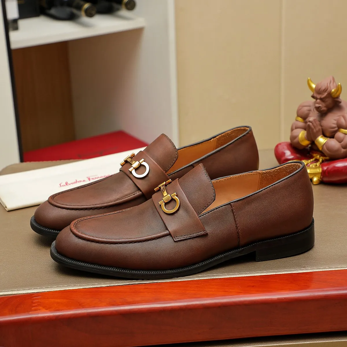 Men's shoes 💰440 Ferragamo [Ferragamo] top imported suit men's shoes 💯Original copy of the official website, product materials: selected imported embossed calfskin + luxury hardware buckle accessories ~ imported water-dyed cow 🐂 leather lining. Strong three-dimensional visual effect, original combination outsole, multiple colors available😘 Size: 39-44 (38.45.46. Customized)